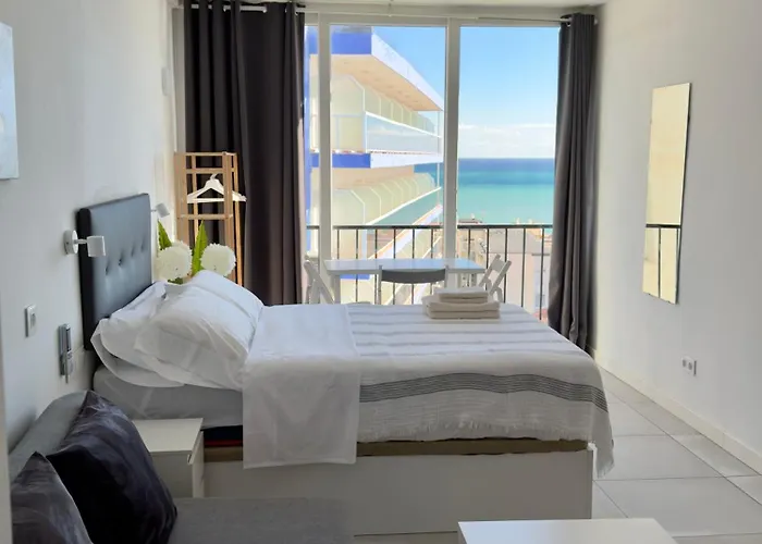 Apartment Inviting With Sea View *